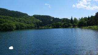 蔵王温泉にある静かな沼地
