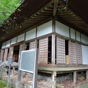 長源寺の裏山にあります