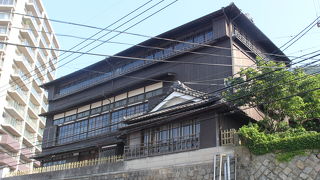 奇跡的に残った門司港全盛期の料亭の建物