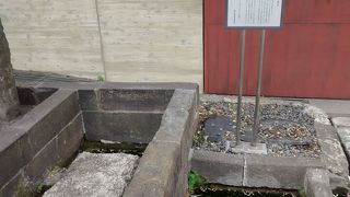 都心のど真ん中にこういう井戸が保存されているのを知って、大感動です。