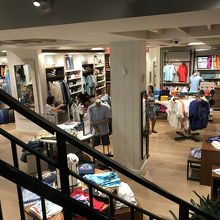 1階ショップの店内