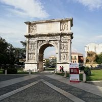 トライアヌスの凱旋門