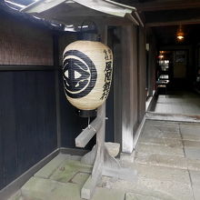 銀行のマークが