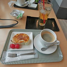 わたりはぱりろカフェ600円とリンゴ酢ドリンク500円