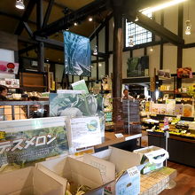 お土産屋夢の俱楽の隣にある