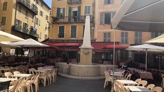 旧市街地の広場