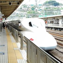 小田原駅を出発するこだま