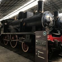 中に入れる蒸気機関車も多数