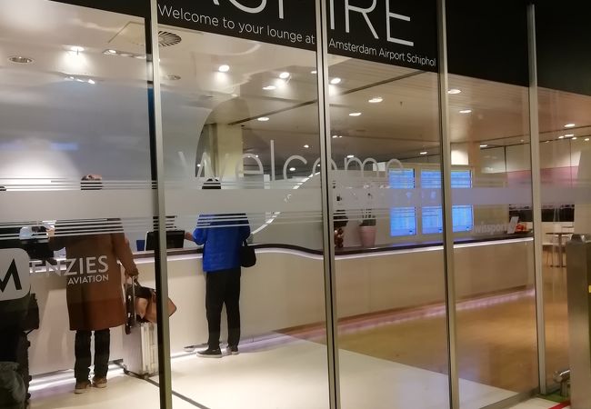 朝早くからオープンしています