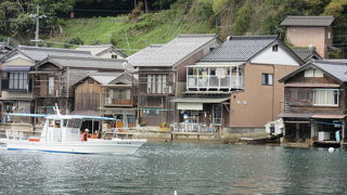 伊根の舟屋は絶対に海側からも見るのがお勧め、遊覧船もありますが海上タクシーが楽しいです