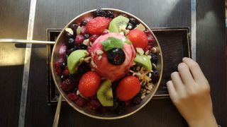 フルーツ満載　かき氷