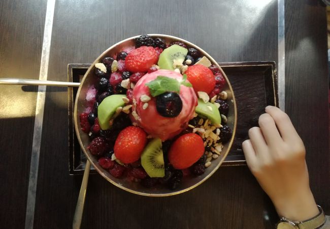 フルーツ満載　かき氷