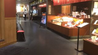 土産コーナー充実