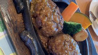 ハンバーグーー！