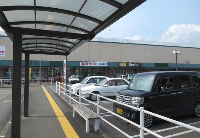 鹿児島交通枕崎駅跡地に建つご当地スーパー