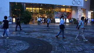 地下のレストラン街が充実してきた