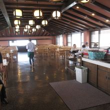 晴れていれば景色の良い２階のレストラン