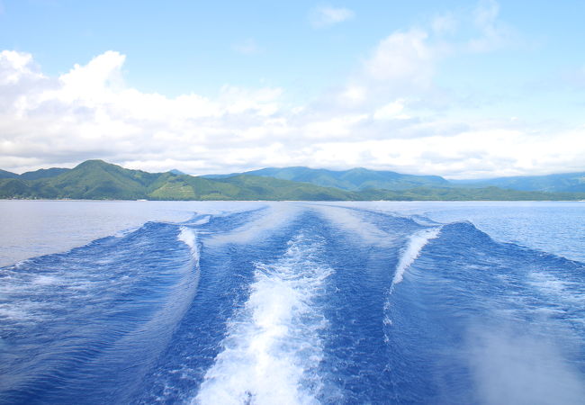 透き通るように綺麗な水が見もの！