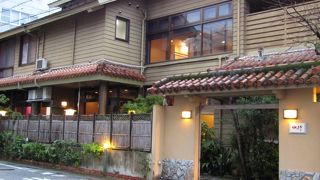 琉球料理と琉球舞踊 四つ竹 久米店