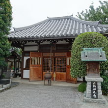 毘沙門天堂と竹駒稲荷尊