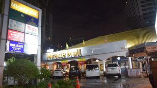 プロンポン駅近くのショッピングモール