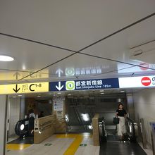 シンボルカラーはうぐいす色