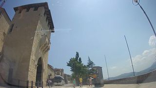 【サンマリノ】ポリスボックスがある旧市街入口