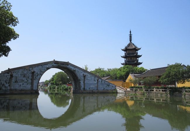 古塔を中心とする水郷で、無料で散策できます。