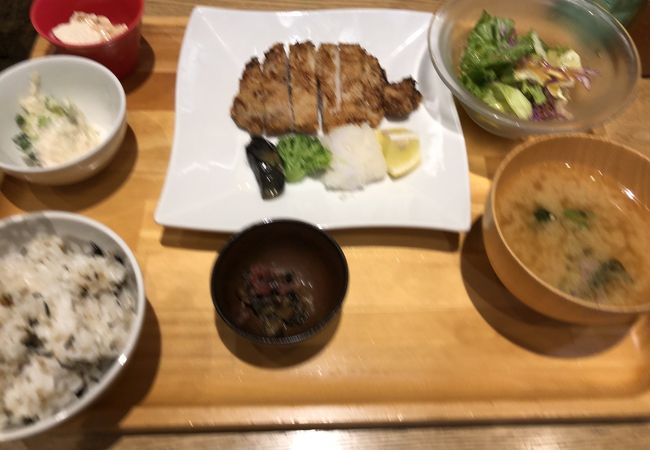 お肉も美味しい