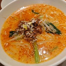 芝麻(チーマー)担々麺です。クリーミー、辛口で美味しいです。