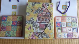 お土産ではパイナップルケーキ・・・