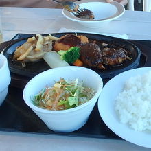 ハンバーグ定食