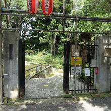 水稲荷側出入口