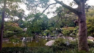 きれいな日本庭園があります