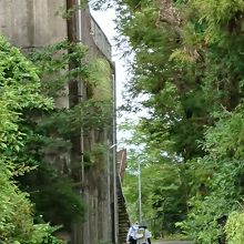 日見トンネルをでて右側の旧長崎街道を行く