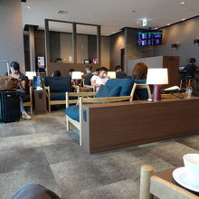 空港内にあるラウンジ大雪