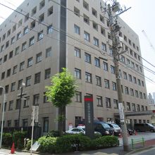 警視庁中央警察署敷地の出入口に背の低い石碑がポツンとあります By 風来坊之介 東京都立紅葉川高等学校跡地のクチコミ フォートラベル 警視庁中央警察署敷地の出入口に背の低い石碑がポツンとあります By 風来坊之介 東京都立紅葉川高等学校跡地のクチコミ フォートラベル