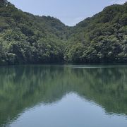 新神戸駅から山道を上がり、布引の滝を過ぎてのダム池