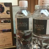 ボトルはレオフーの文字入り。キーピング時に必ずくれます。