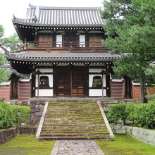 開山堂は遠くから