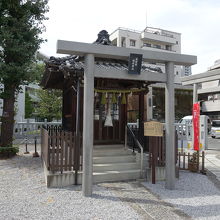 境内社の高田姫稲荷神社