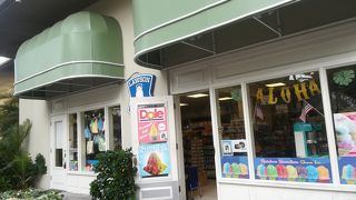 カラカウア通りで寄りやすい