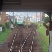 島式ホームの交換駅