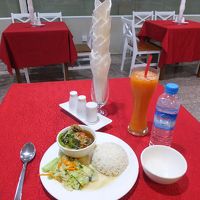 ミャンマー入国後最初の食事（夕食）＠4階のレストラン