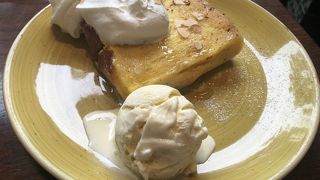 ボリューム満点の朝食を