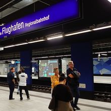 市内へ向かう1番ホーム