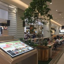 フードコート