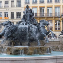 バルトルディ作の４騎馬の噴水