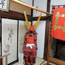 井伊家の赤兜の展示