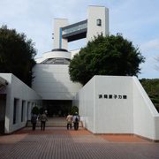 浜岡原発を一望できる展望台があります